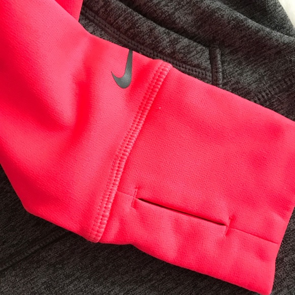 ｎｉｋｅ ｔｈｅｒｍａ-ｆｉｔ ｓｗｅａｔｓｈｉｒｔ - Picture 3 of 6